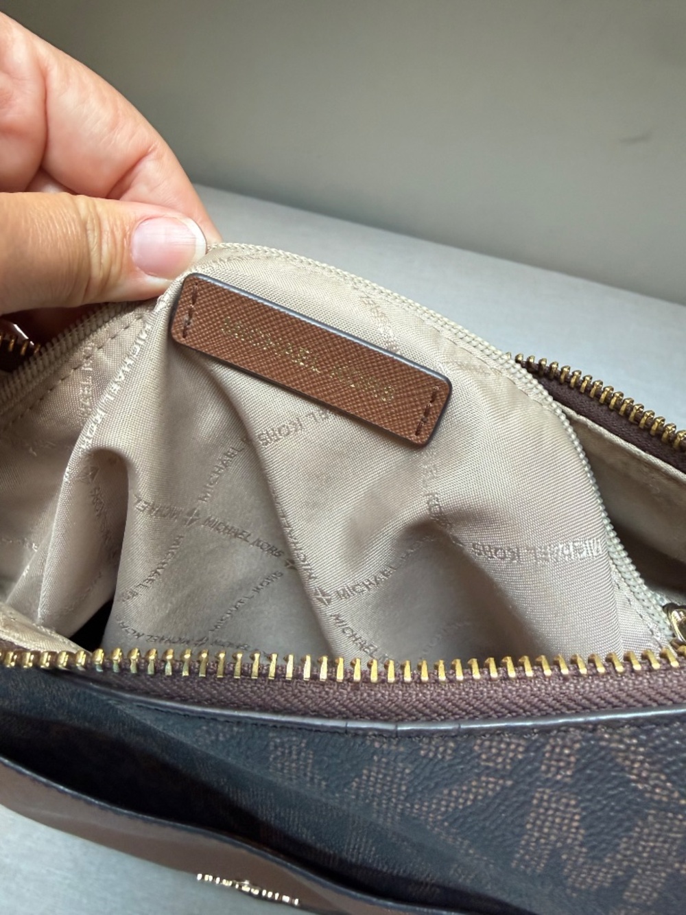 Michael Kors Large Eden Brown Hobo Shoulder Bag Purse - Picture 11 of 16